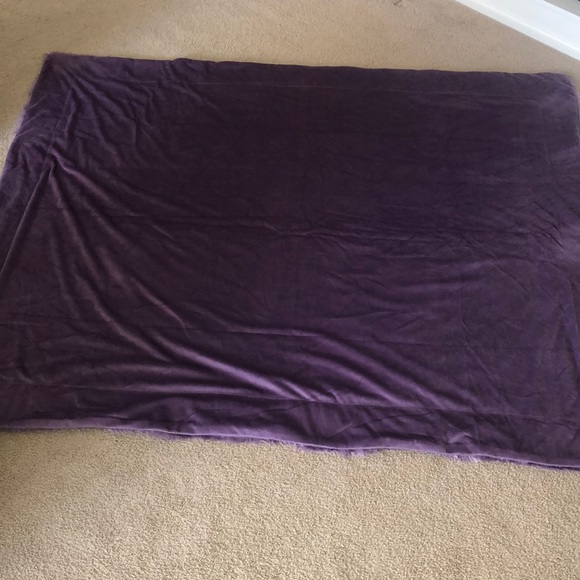 Purple throw blanket - Picture 2 of 3